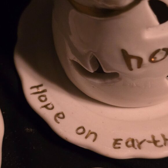 Set Of 3 Ceramic Angel Candle Holders With "Joy" "Hope" "Love" Texts & Heart Cut - Picture 4 of 9